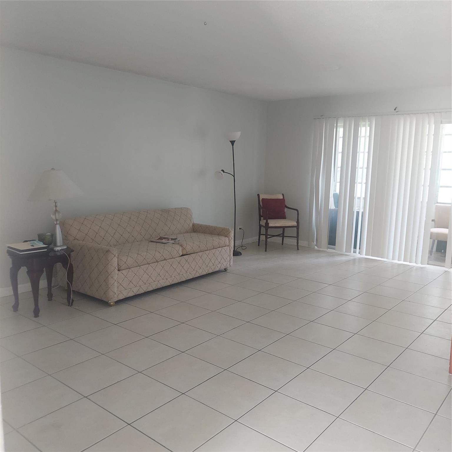 4760 NW 10th Ct 106