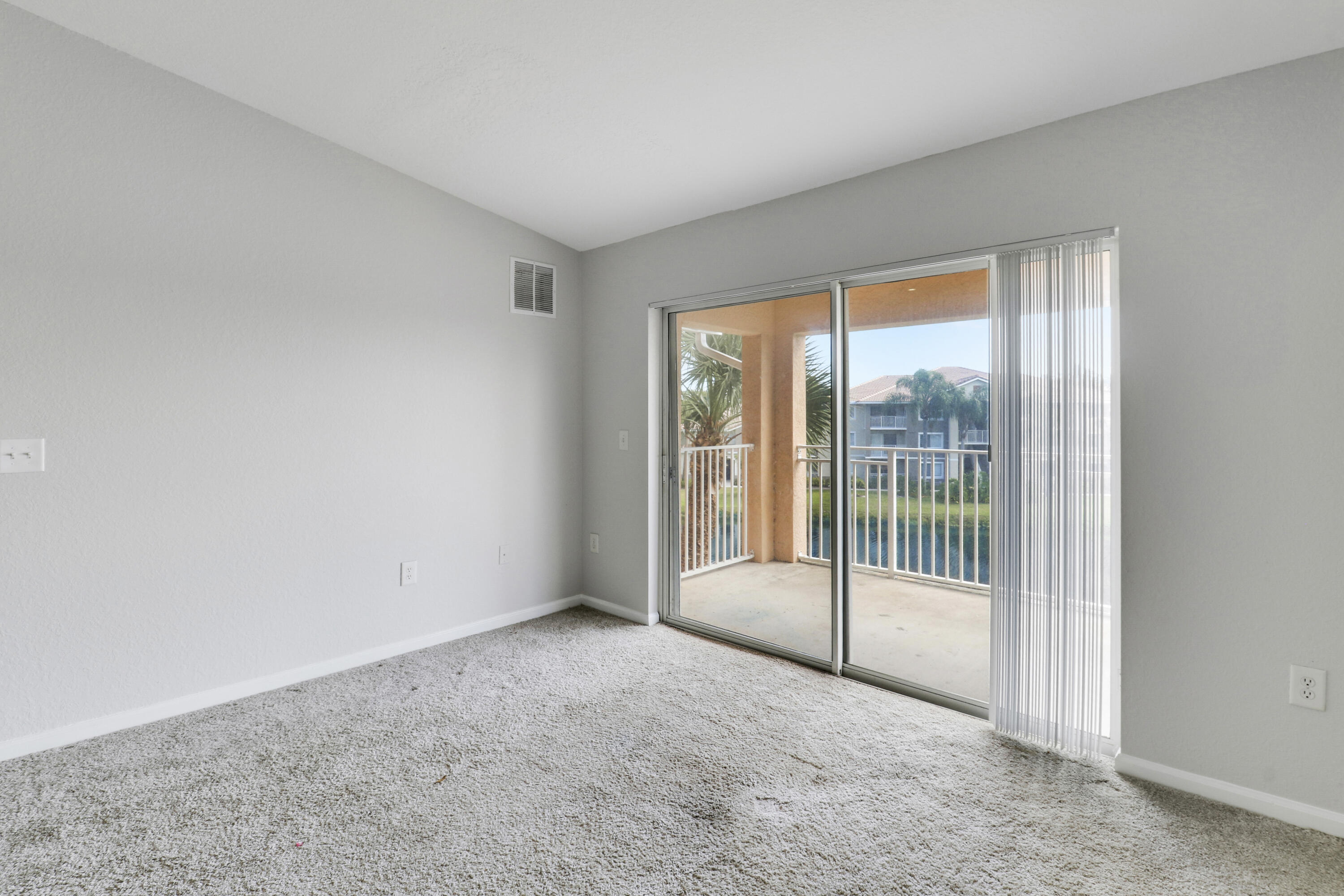THE CLUB AT ST LUCIE WEST, A CONDOMINIUM - Residential Lease