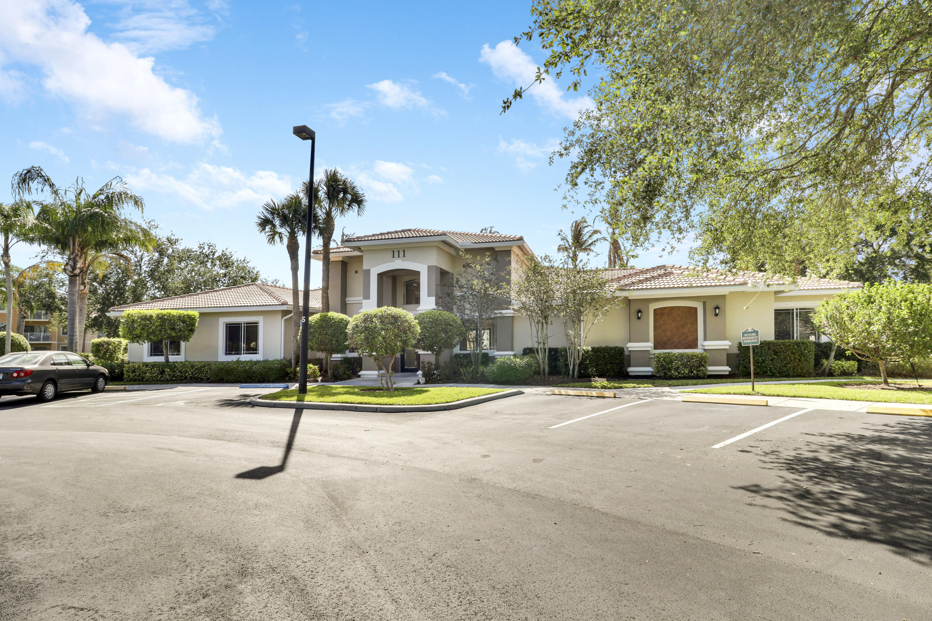 THE CLUB AT ST LUCIE WEST, A CONDOMINIUM - Residential Lease
