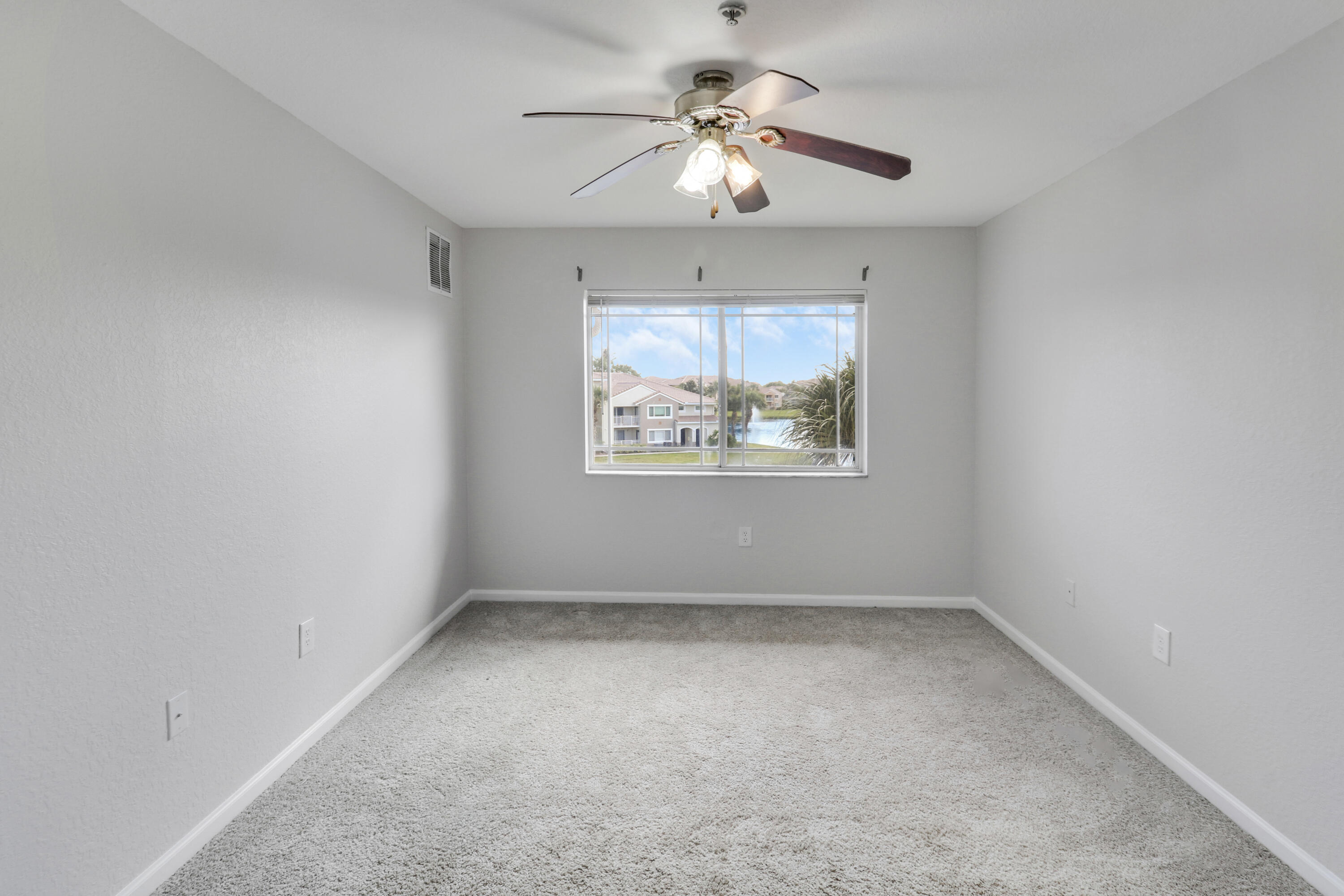THE CLUB AT ST LUCIE WEST, A CONDOMINIUM - Residential Lease