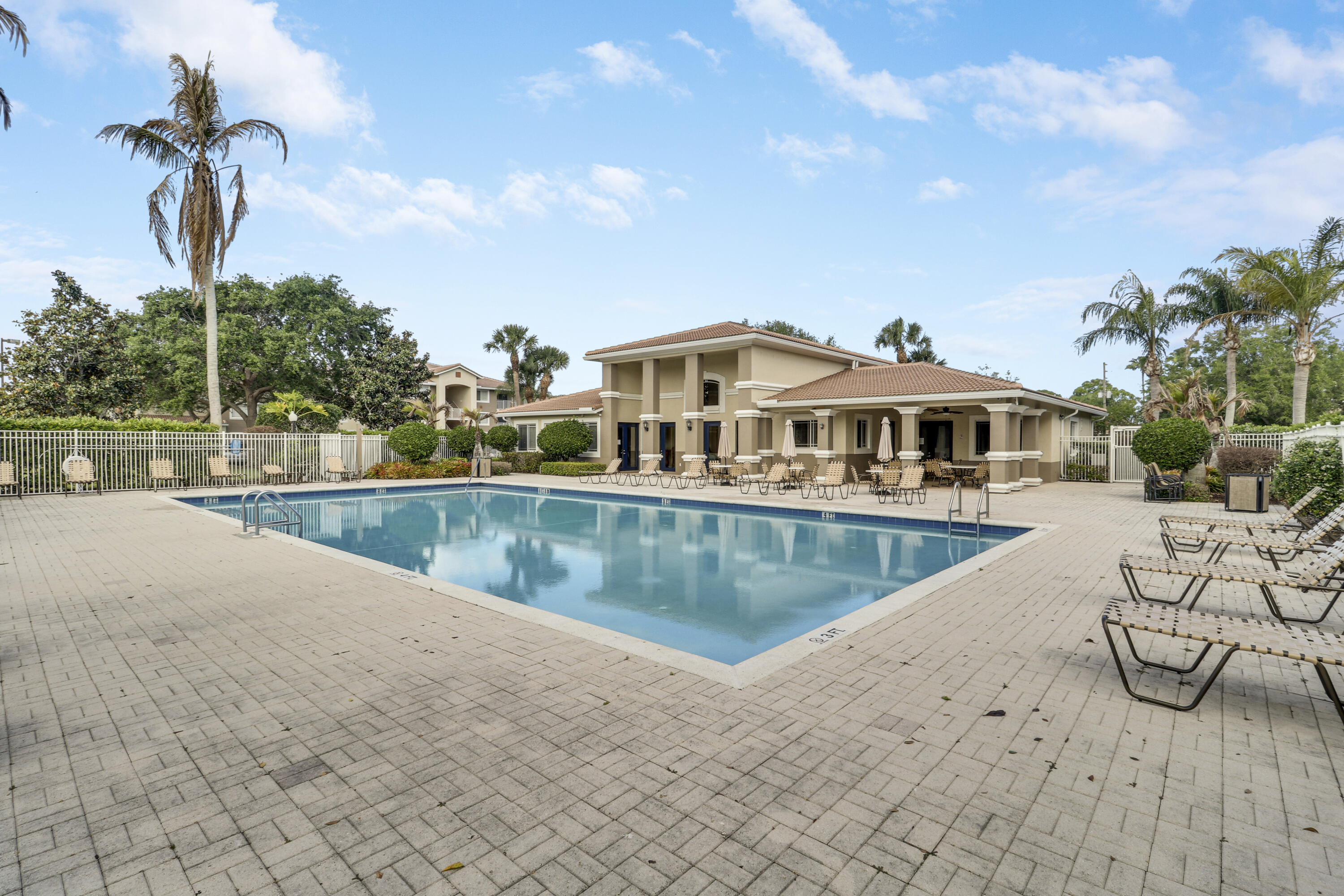 THE CLUB AT ST LUCIE WEST, A CONDOMINIUM - Residential Lease