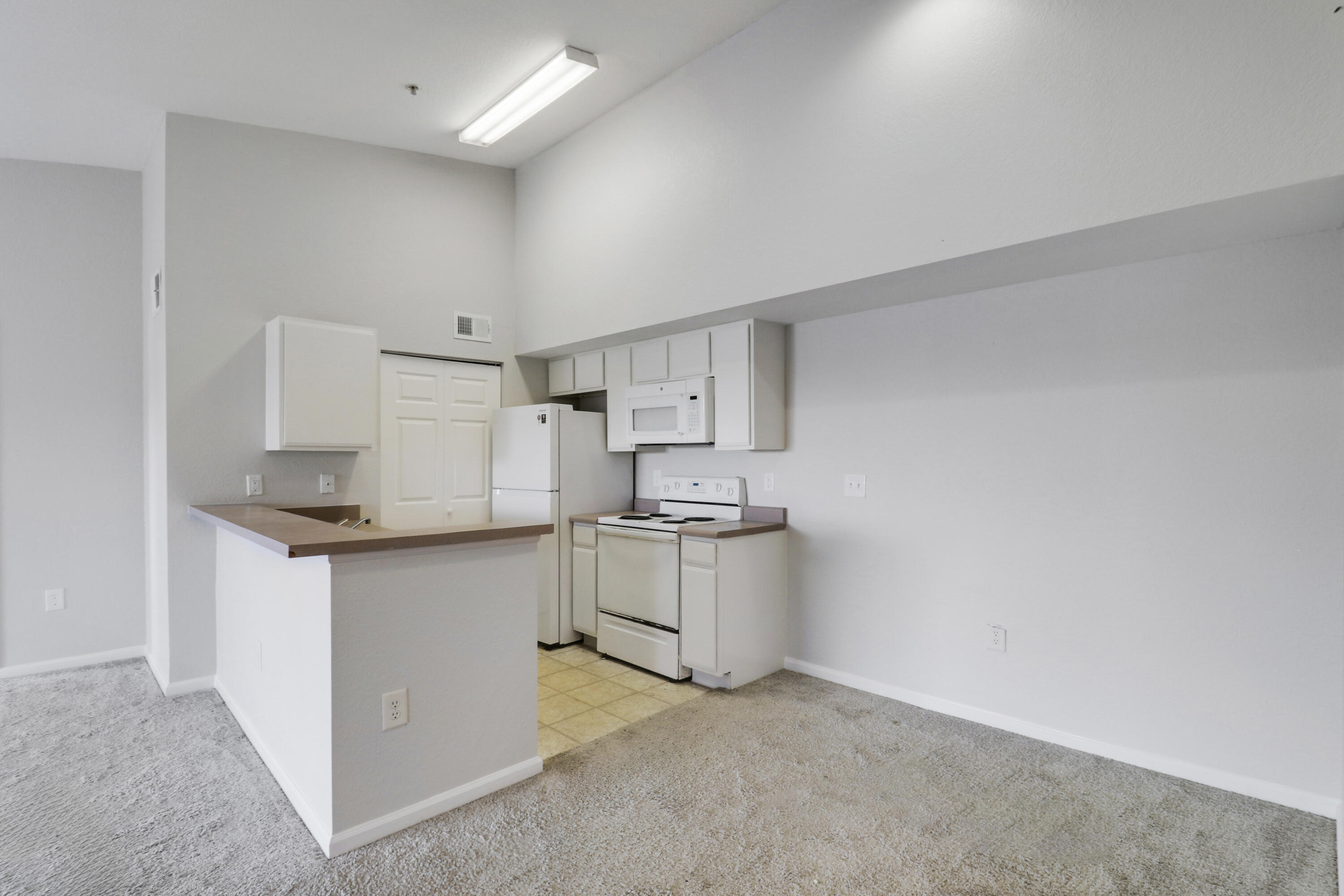 THE CLUB AT ST LUCIE WEST, A CONDOMINIUM - Residential Lease