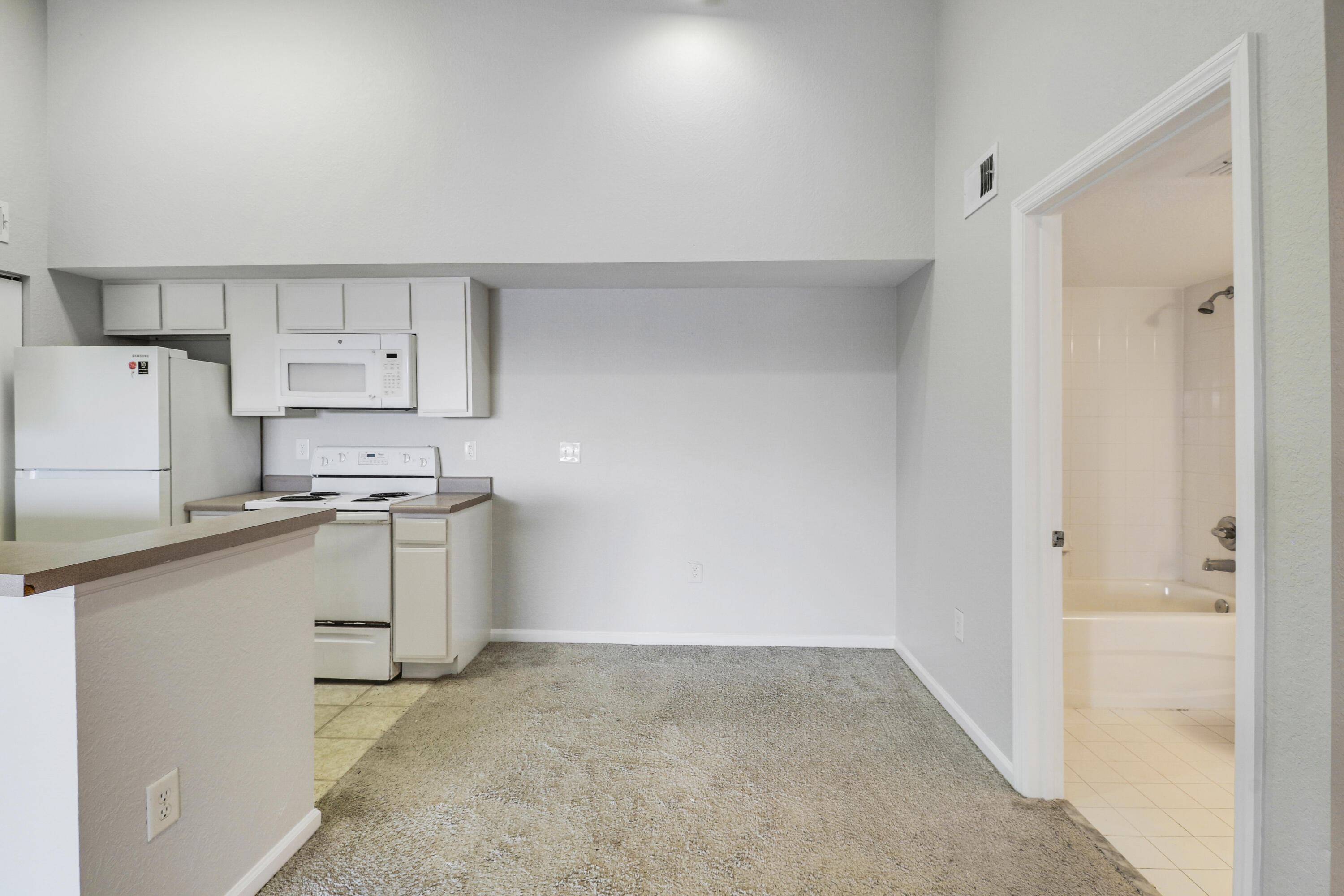 THE CLUB AT ST LUCIE WEST, A CONDOMINIUM - Residential Lease