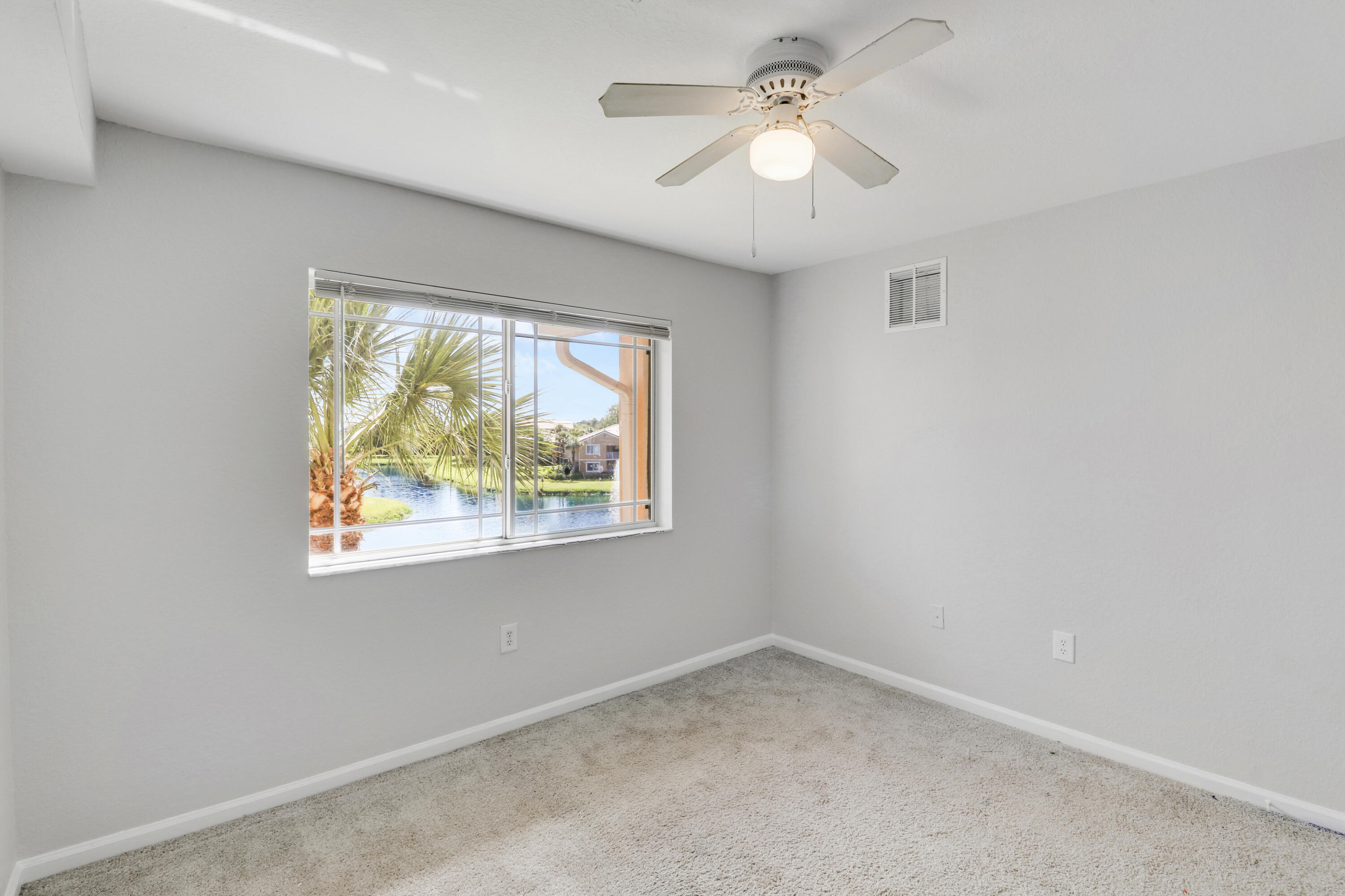 THE CLUB AT ST LUCIE WEST, A CONDOMINIUM - Residential Lease