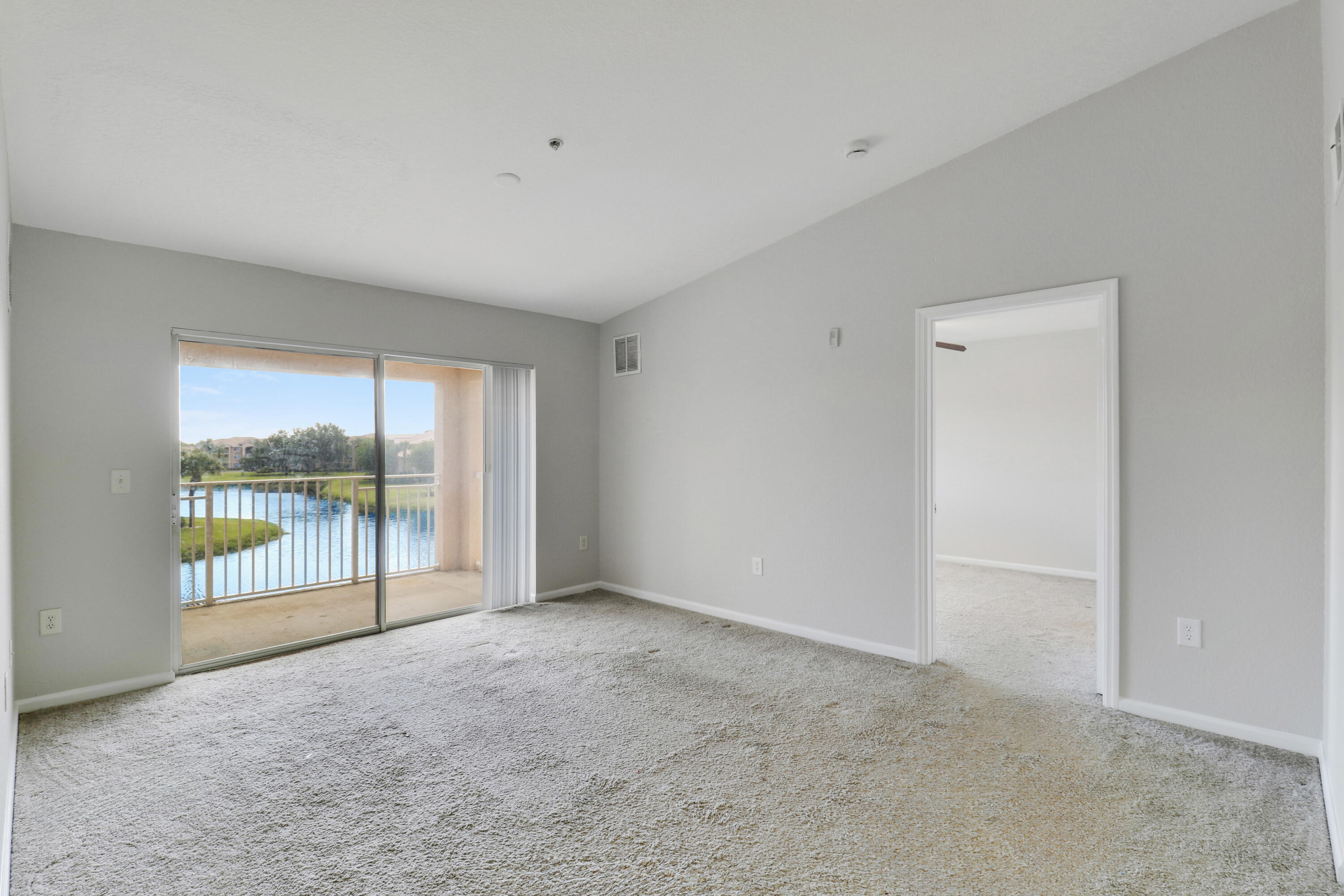THE CLUB AT ST LUCIE WEST, A CONDOMINIUM - Residential Lease