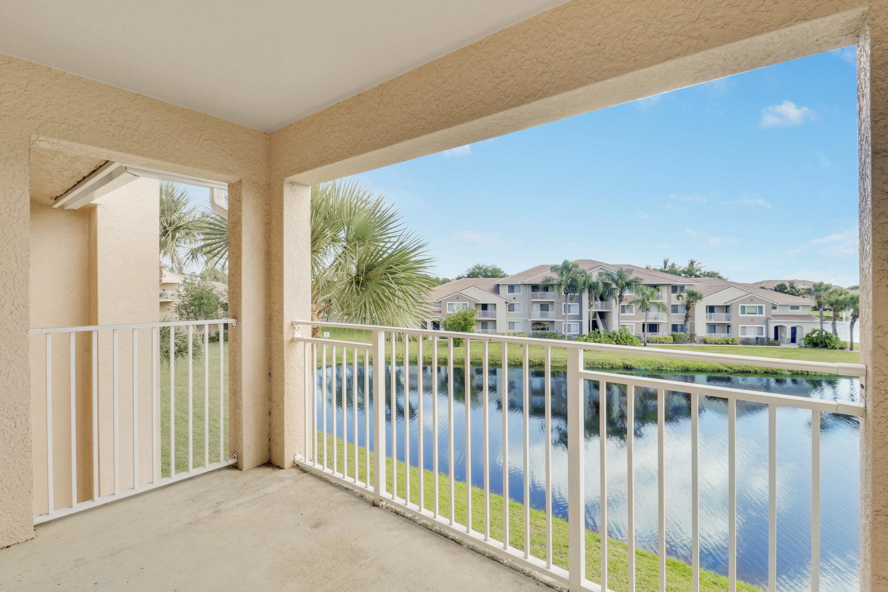 THE CLUB AT ST LUCIE WEST, A CONDOMINIUM - Residential Lease