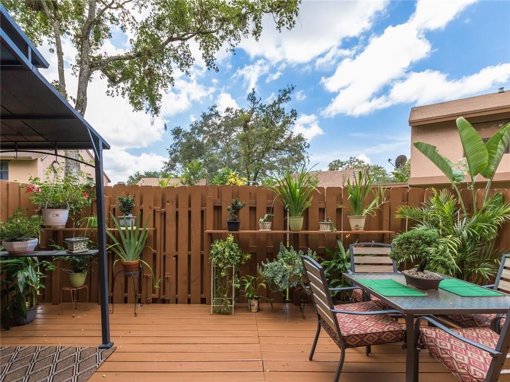 TOWNHOMES OF ROCK CREEK - Residential