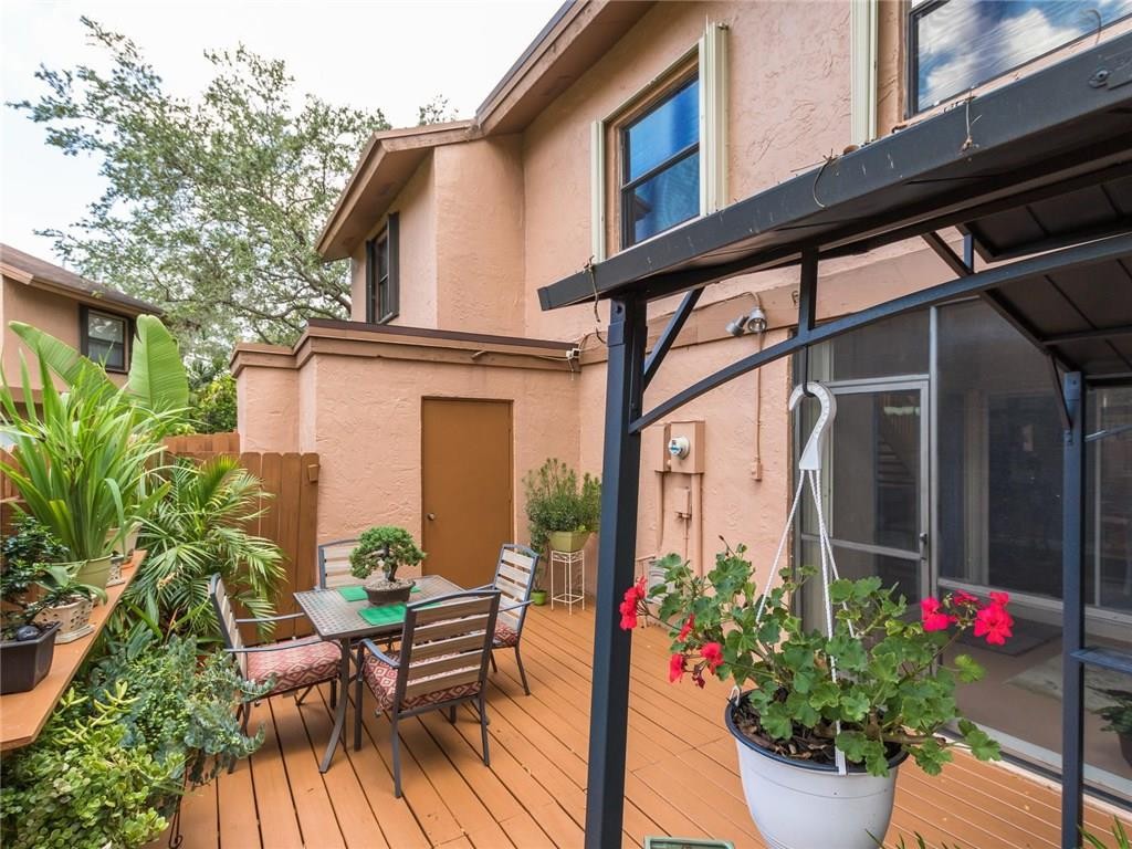 TOWNHOMES OF ROCK CREEK - Residential