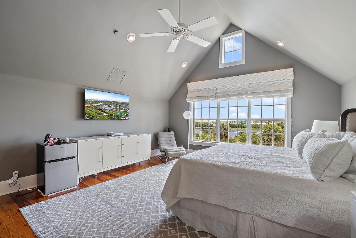 OLD TOWNE AT JUNO BEACH - Residential