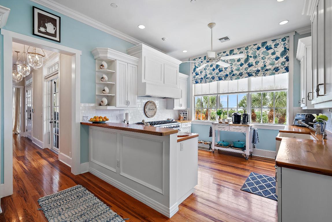 OLD TOWNE AT JUNO BEACH - Residential