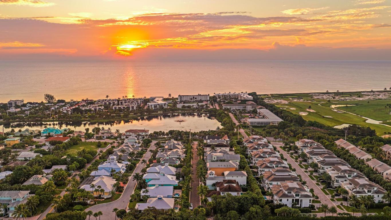OLD TOWNE AT JUNO BEACH - Residential