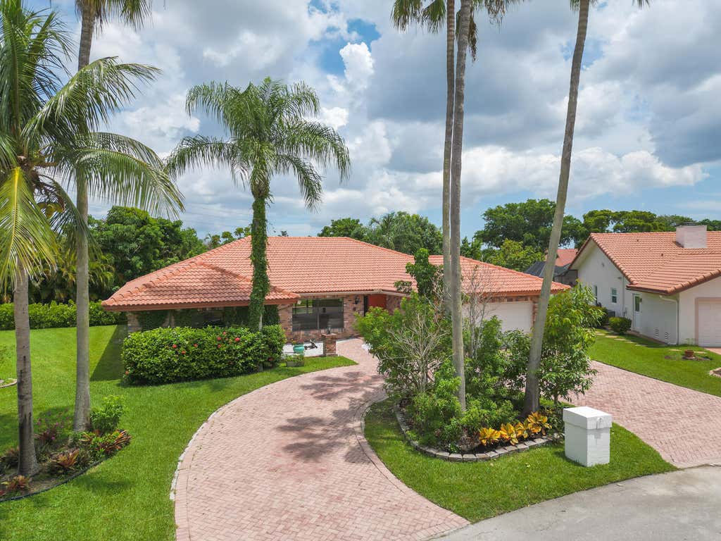 Photo of 8501 NW 80 Street, Tamarac, FL 33321 (MLS # B26067184)