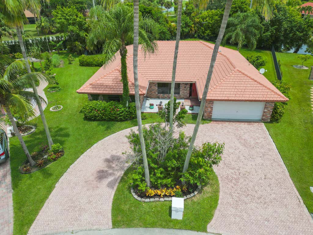 Photo of 8501 NW 80 Street, Tamarac, FL 33321 (MLS # B26067184)
