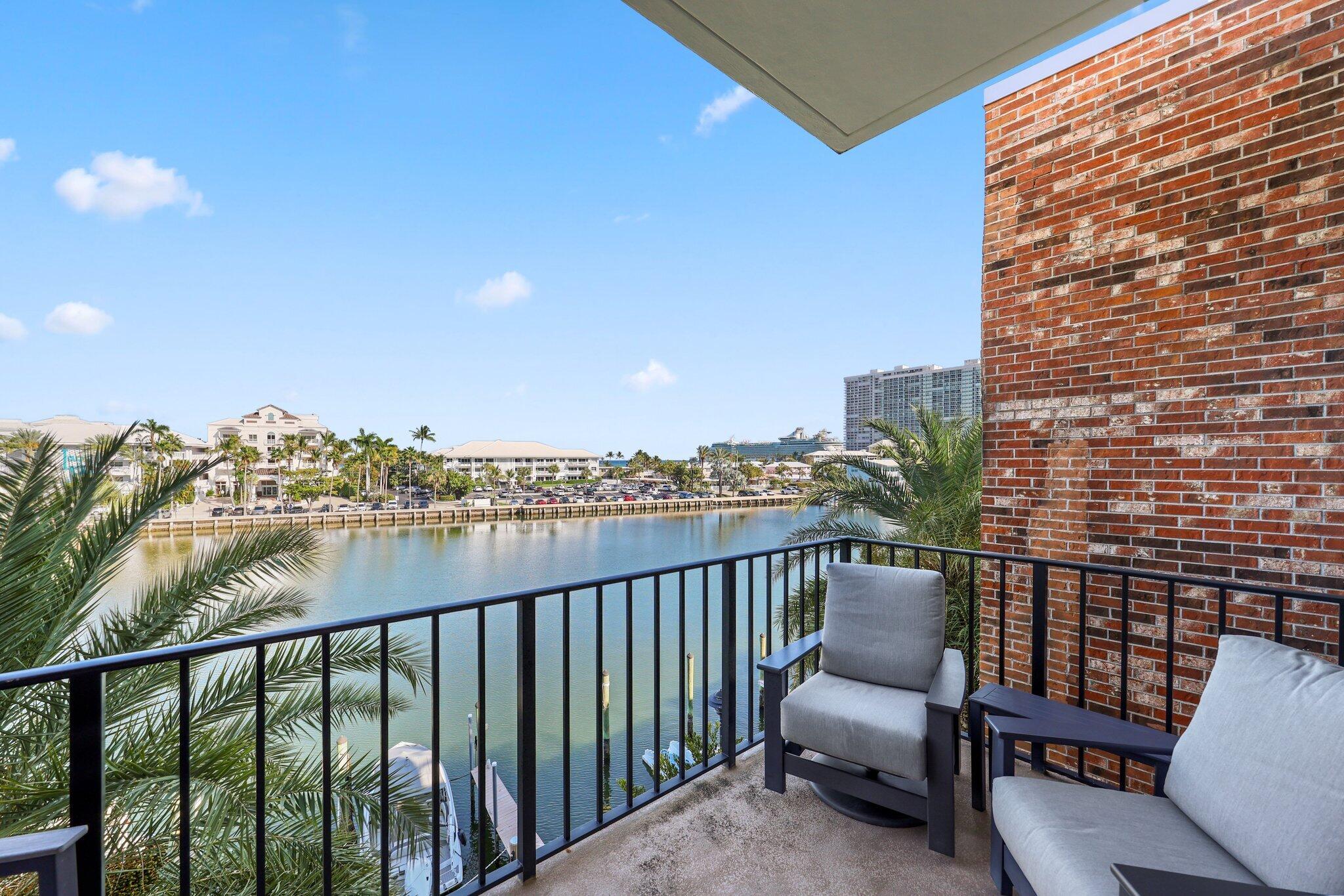 TOWNHOUSES AT HARBOR BEACH CONDO - Residential