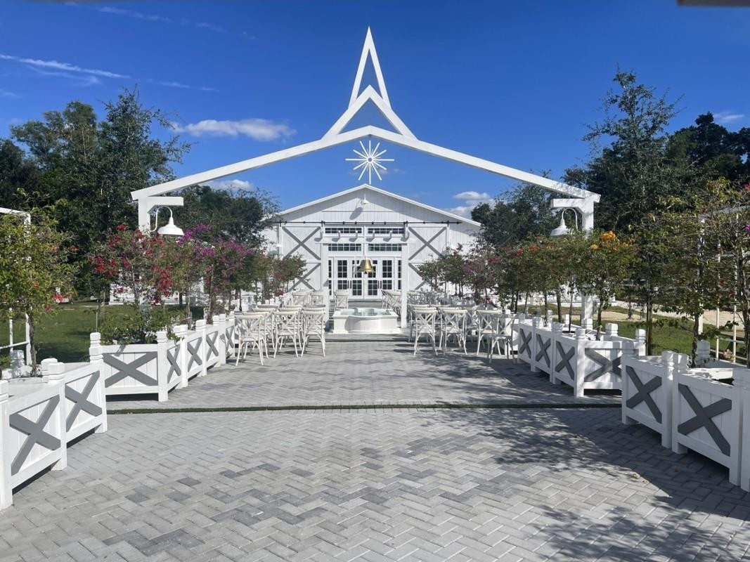 SUNSHINE RANCHES - Land