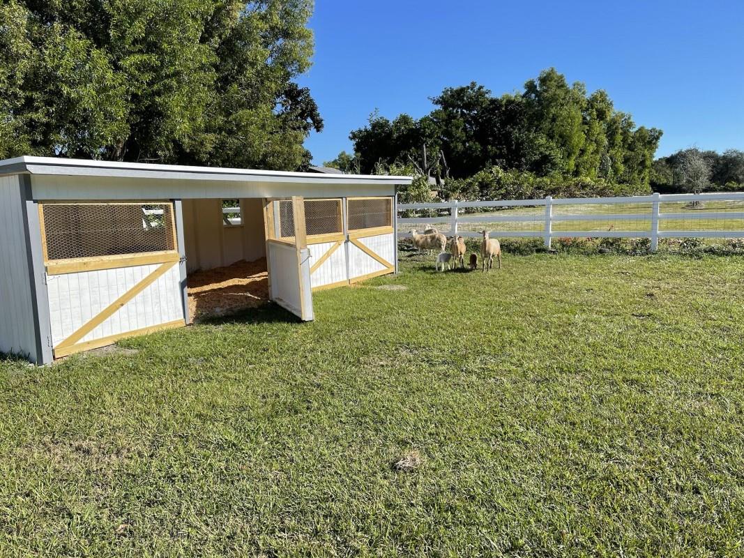 SUNSHINE RANCHES - Land