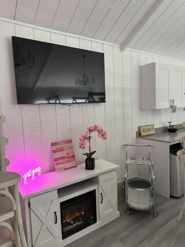 SUNSHINE RANCHES - Land