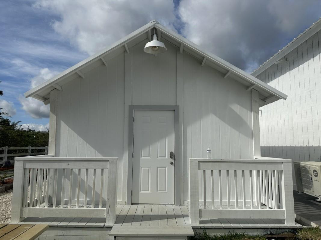 SUNSHINE RANCHES - Land