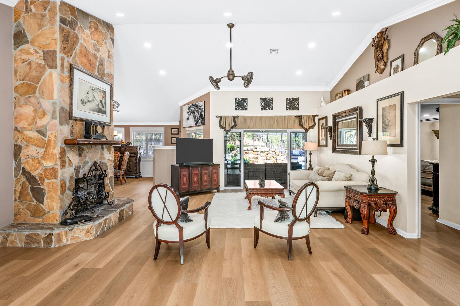 Properties 2559 Palm Deer Drive