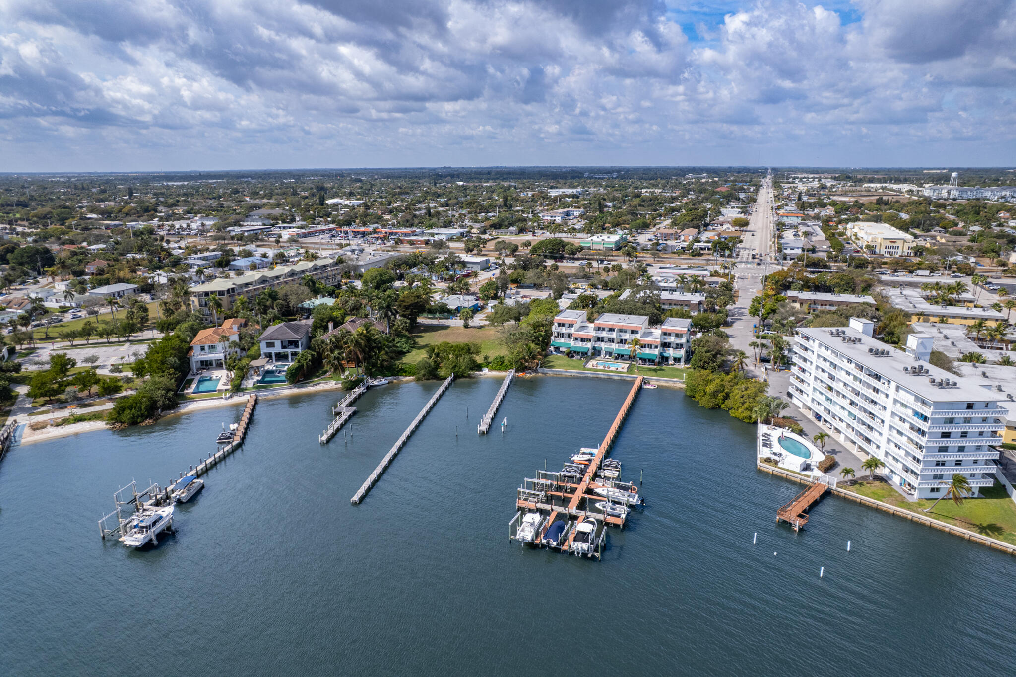COCONUT COVE OF LANTANA CONDO - Residential