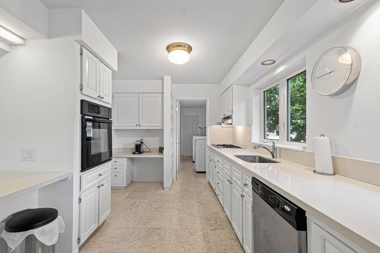 NORTH SHORE - Residential Lease