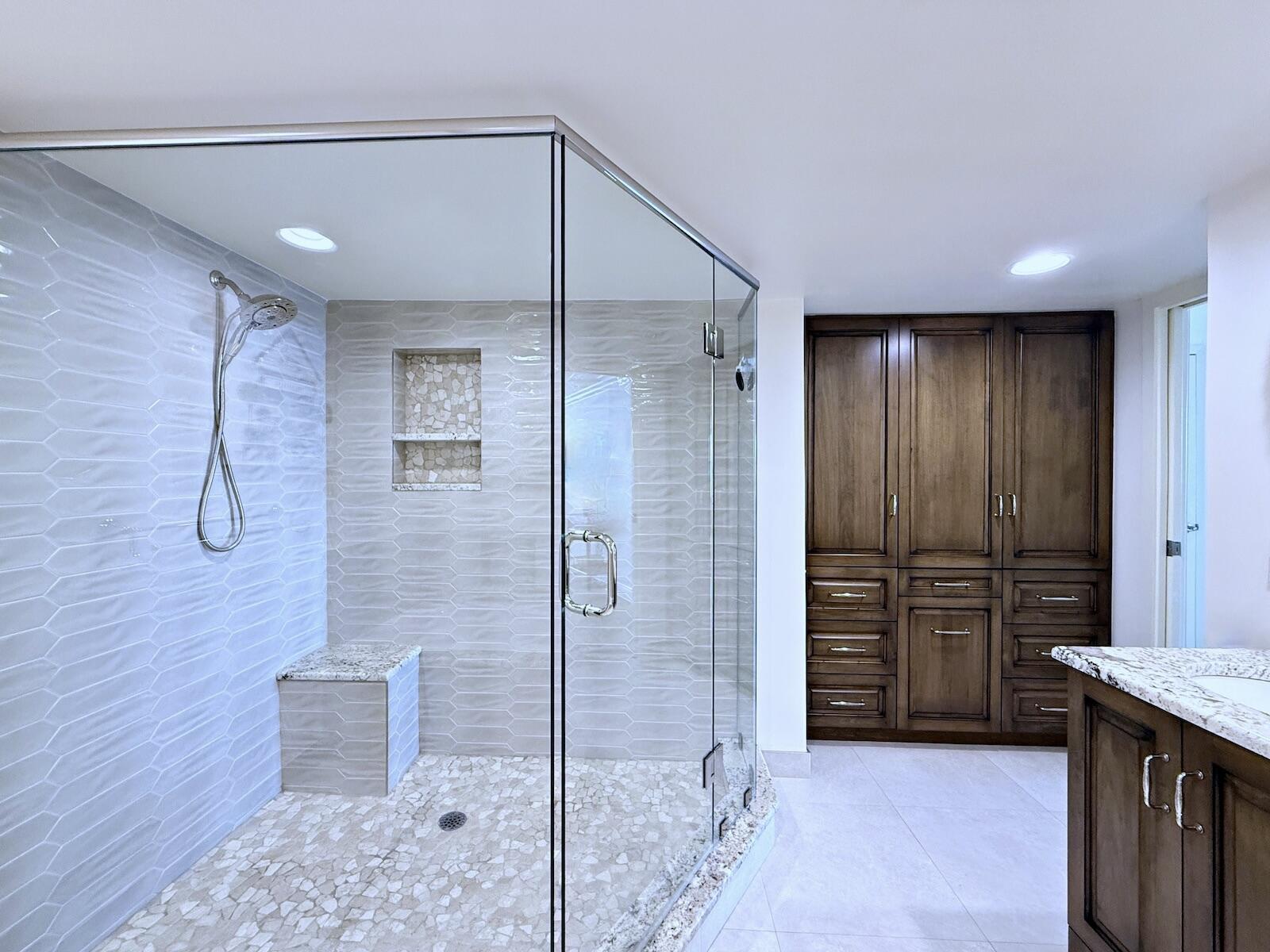 BARCLAY CONDO - Residential
