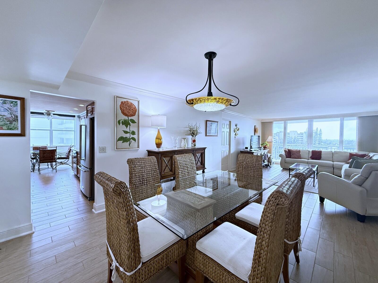 BARCLAY CONDO - Residential