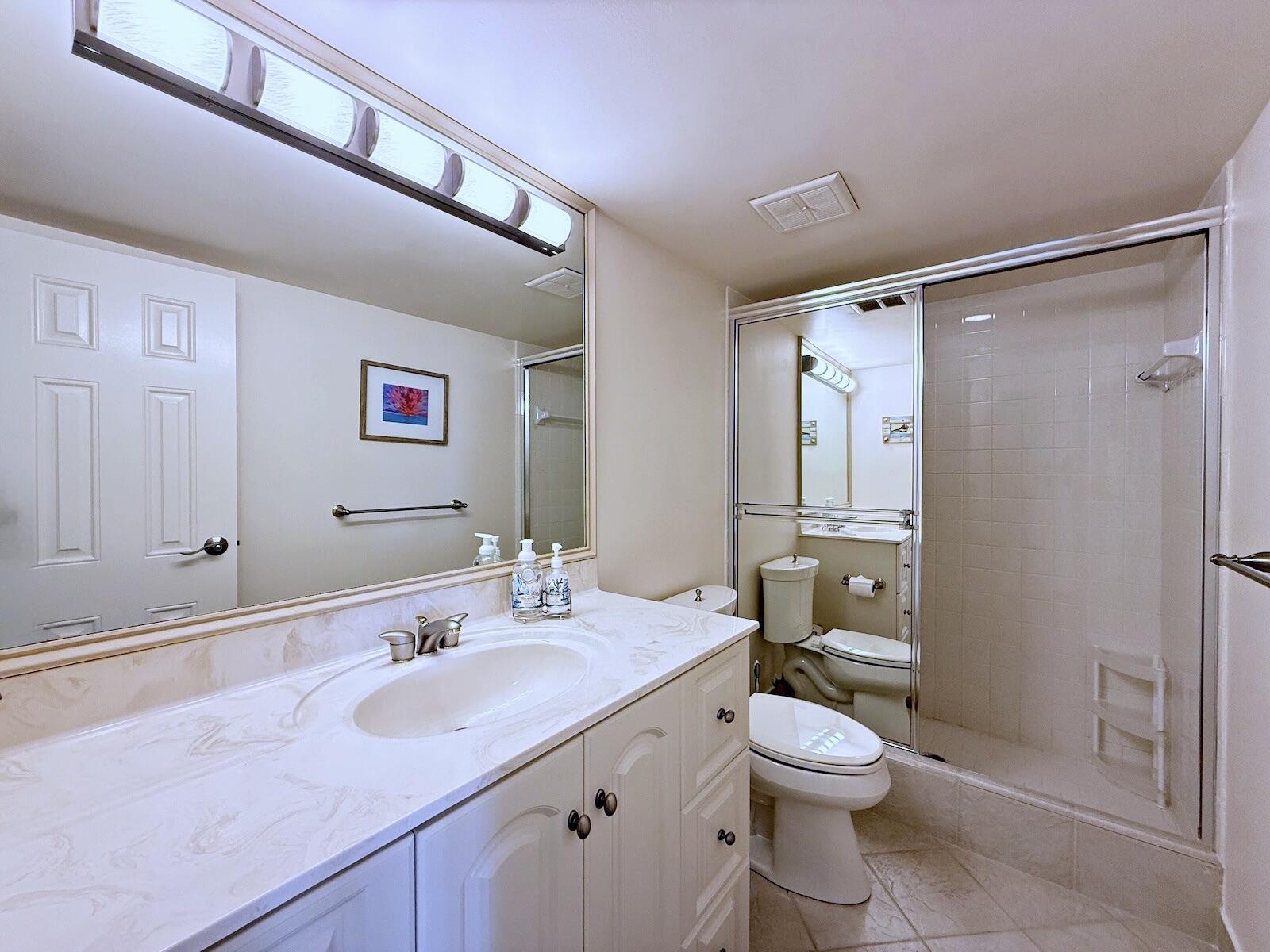 BARCLAY CONDO - Residential