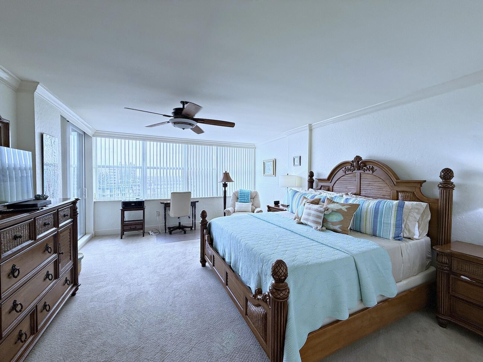 BARCLAY CONDO - Residential