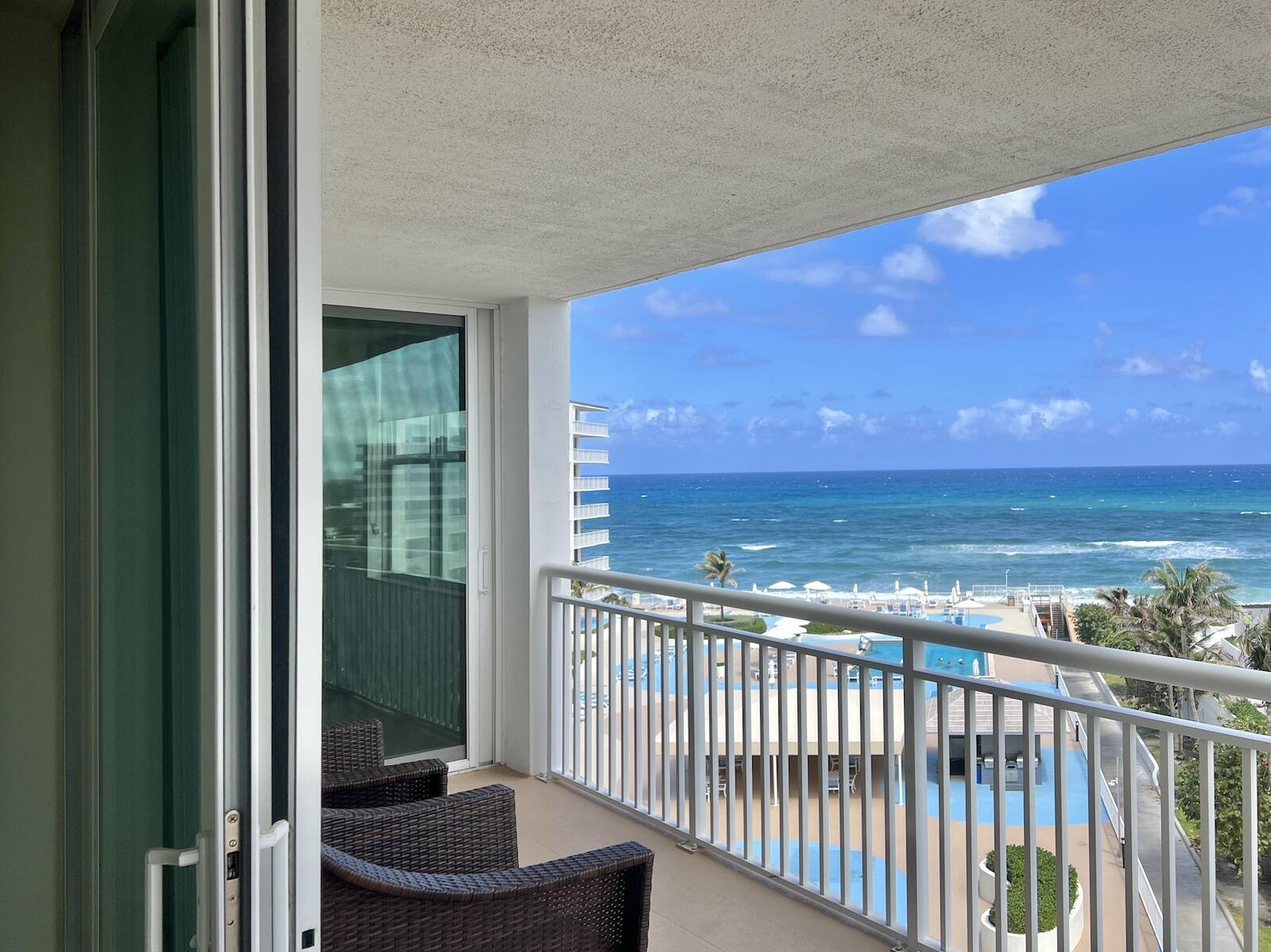 BARCLAY CONDO - Residential