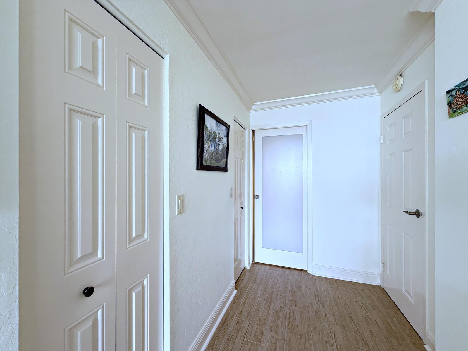 BARCLAY CONDO - Residential