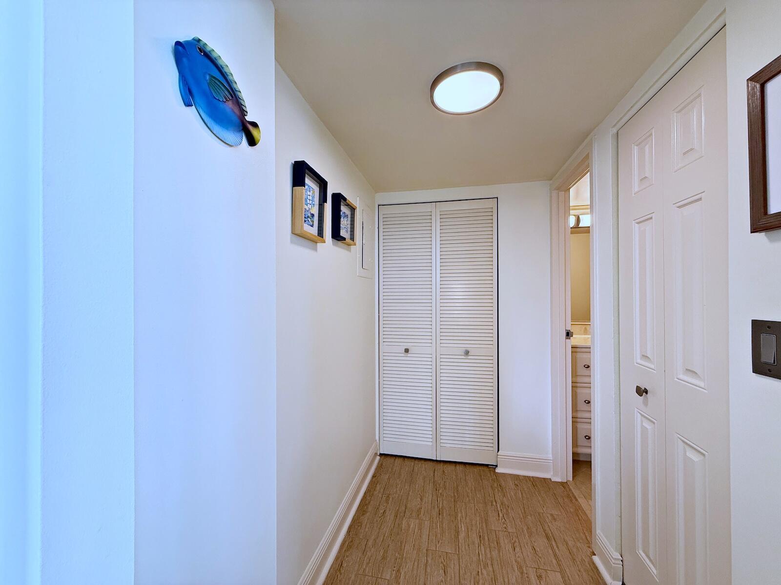BARCLAY CONDO - Residential