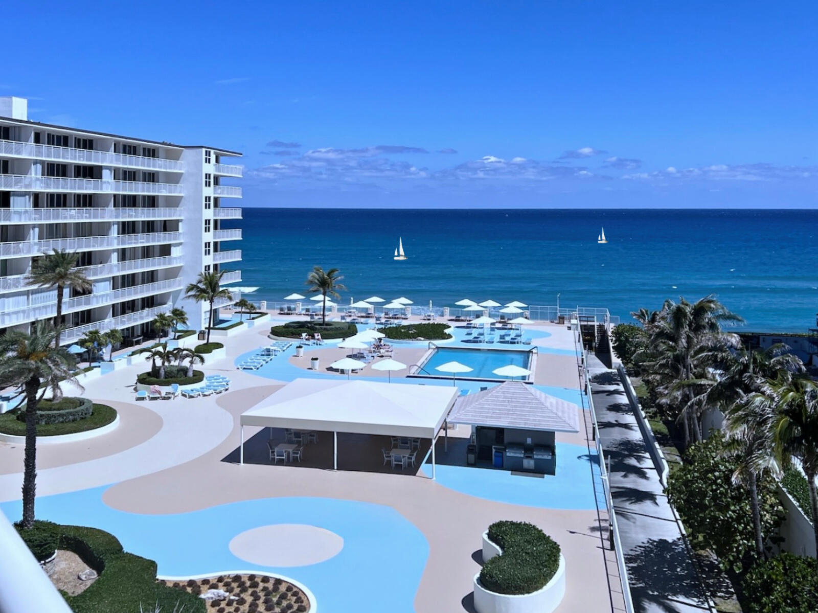 BARCLAY CONDO - Residential