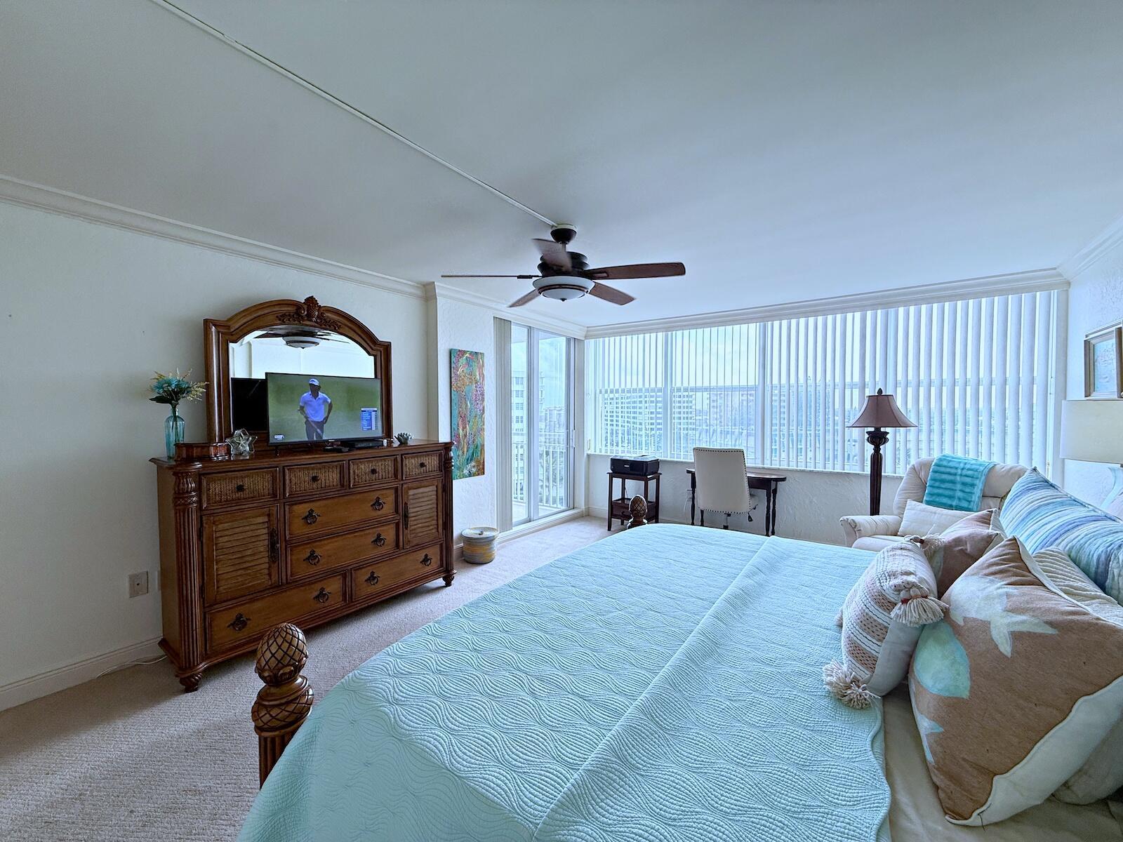 BARCLAY CONDO - Residential