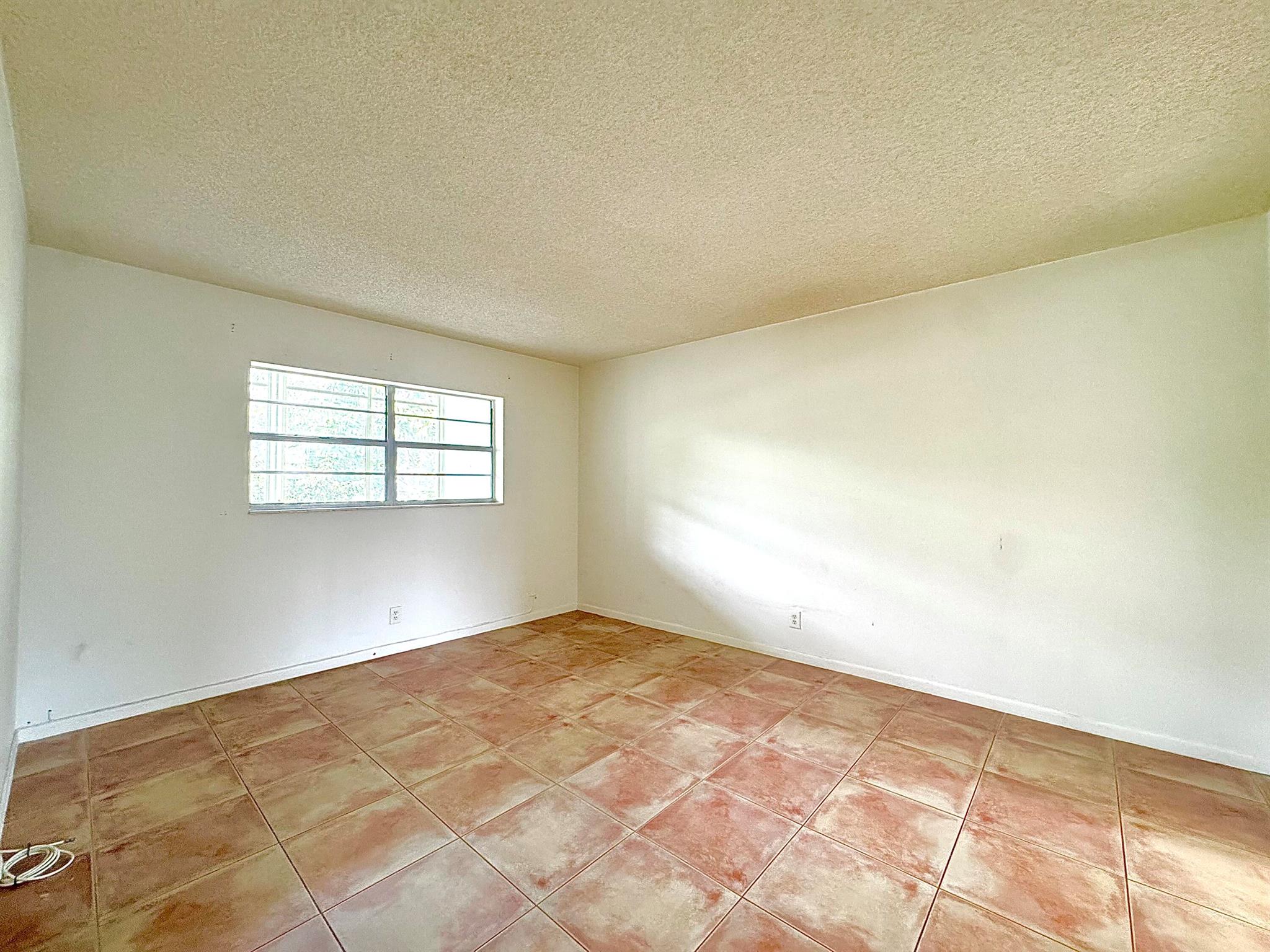 QUINSANA GARDENS CONDO - Residential