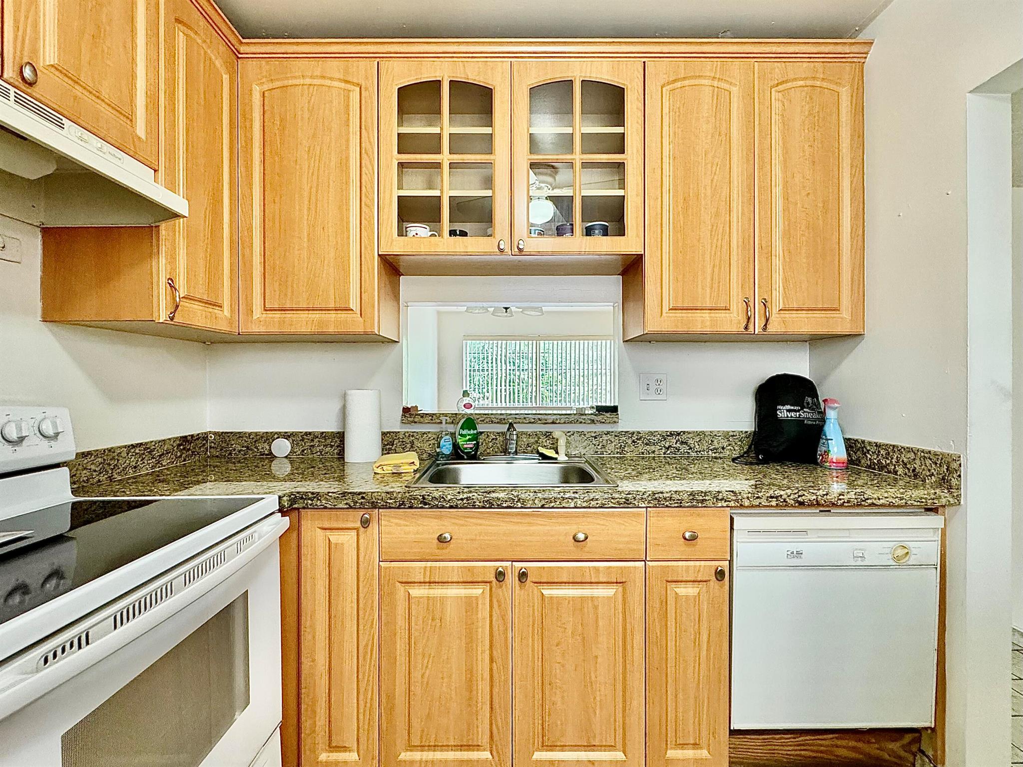 QUINSANA GARDENS CONDO - Residential