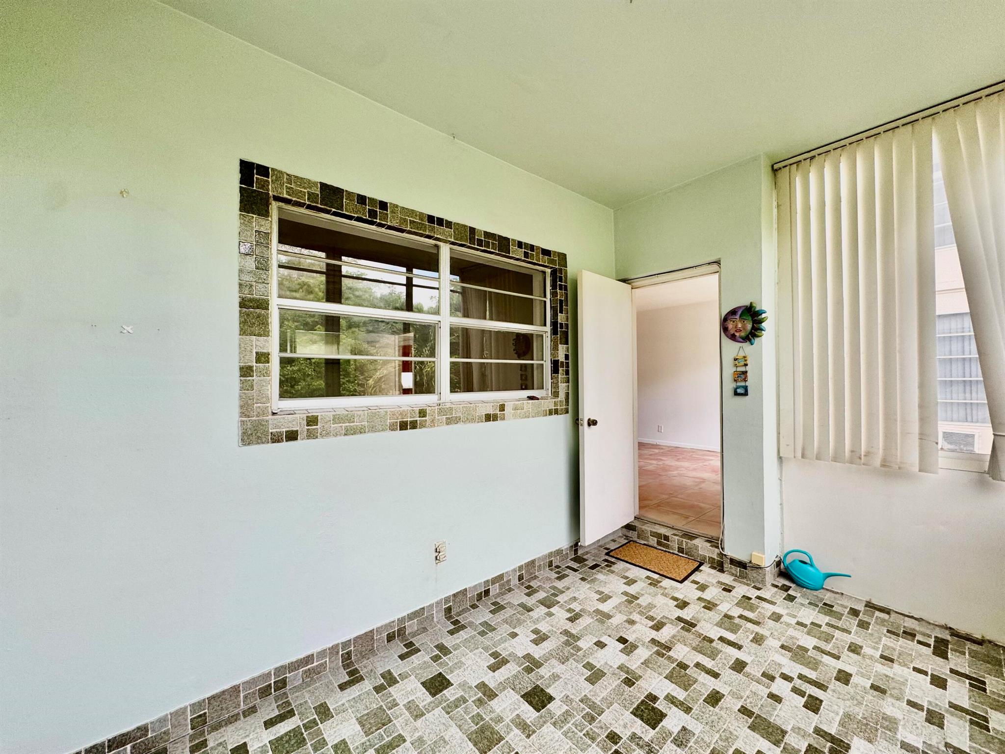 QUINSANA GARDENS CONDO - Residential