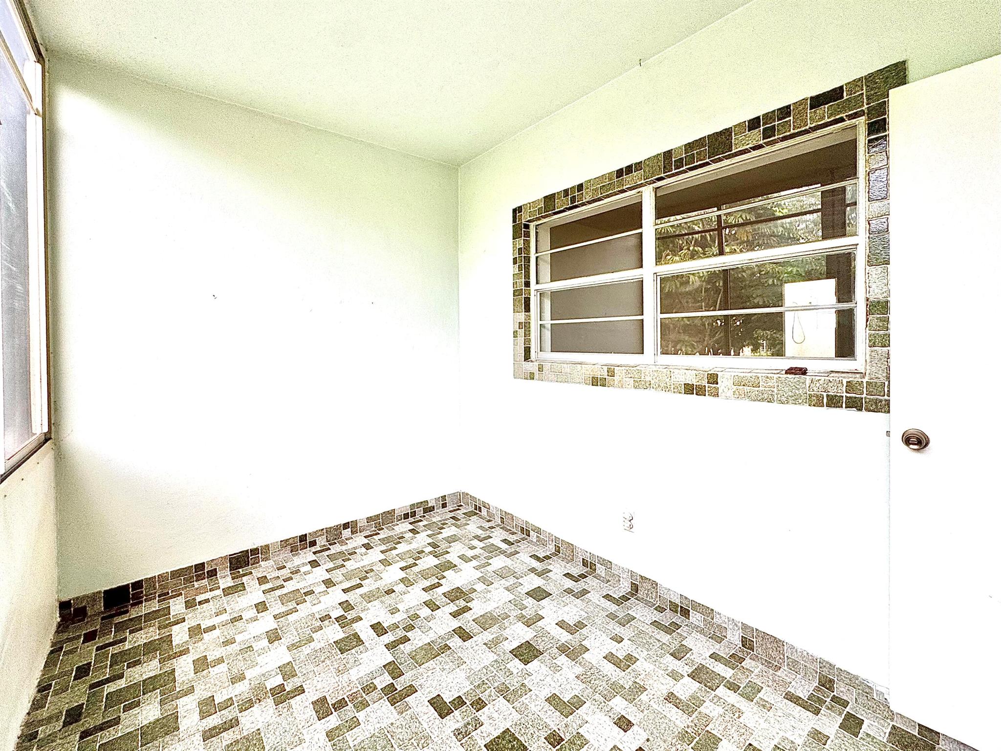 QUINSANA GARDENS CONDO - Residential