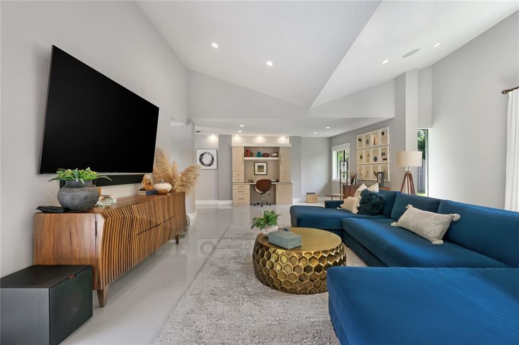 SEA RANCH LAKES - Residential