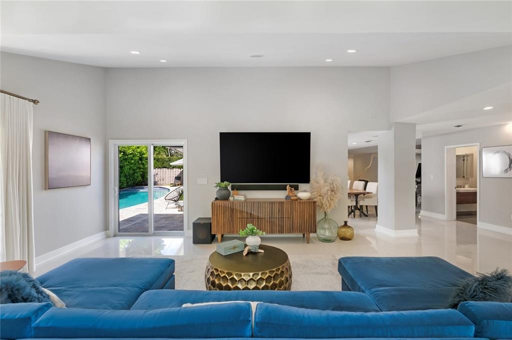 SEA RANCH LAKES - Residential