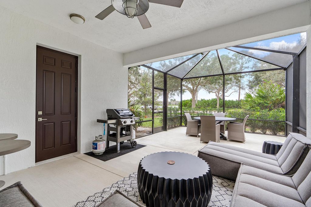 Photo of 719 Duchess Court, Palm Beach Gardens, FL 33410 (MLS # R10950446)