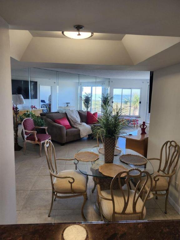 Hibiscus by the sea - Residential Lease