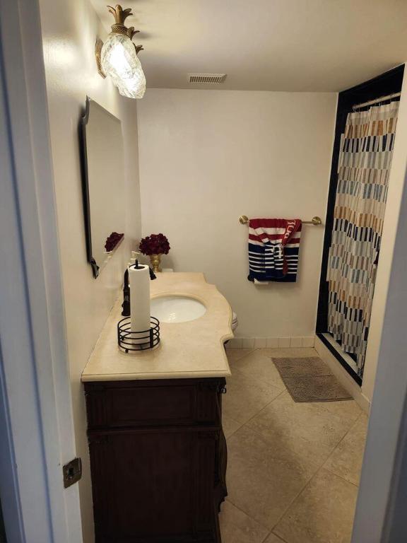 Hibiscus by the sea - Residential Lease