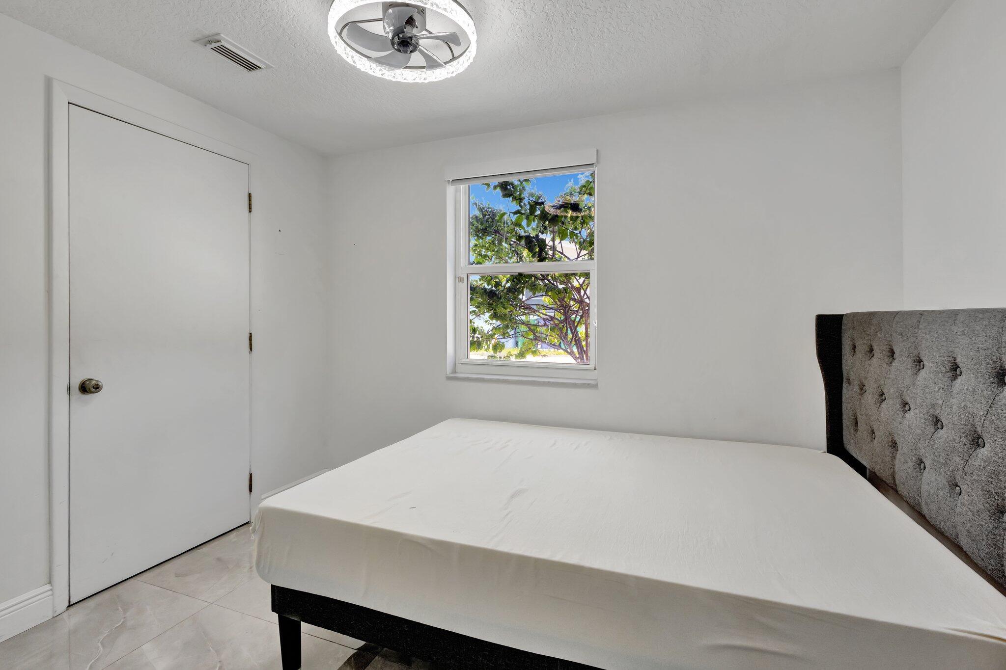 CORAL COVE BEACH SECTION - Residential Lease