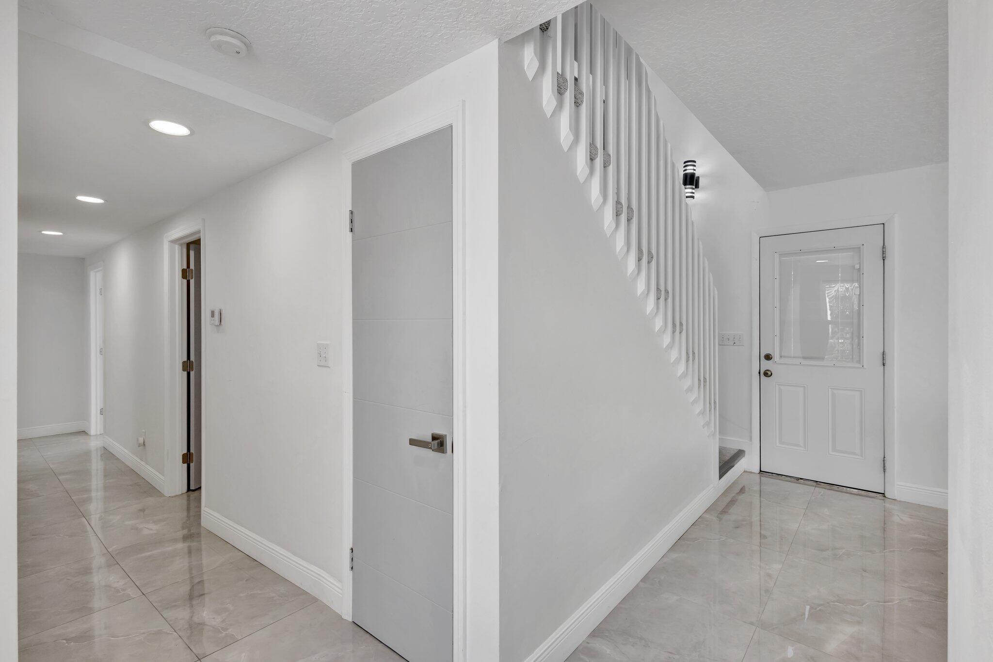 CORAL COVE BEACH SECTION - Residential Lease