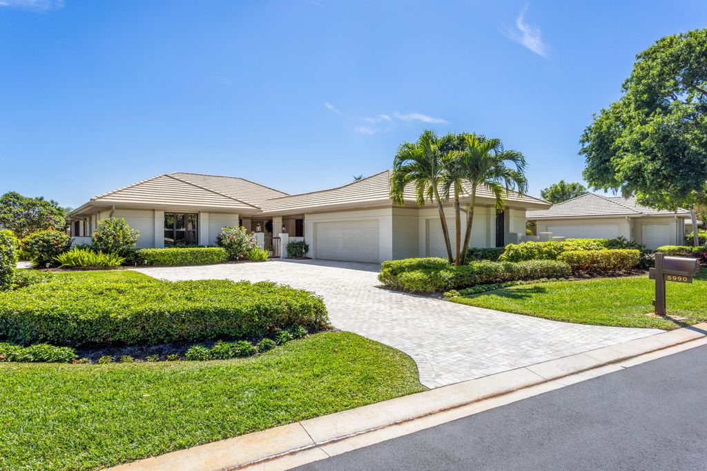 Photo of 5990 SE Oakmont Place, Stuart, FL 34997 (MLS # R11077818)