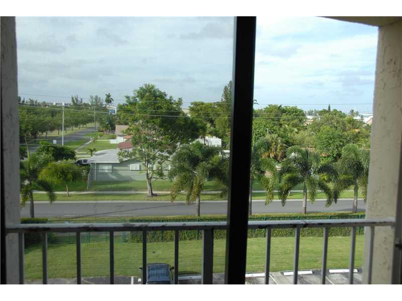 Palm Village Club - Residential