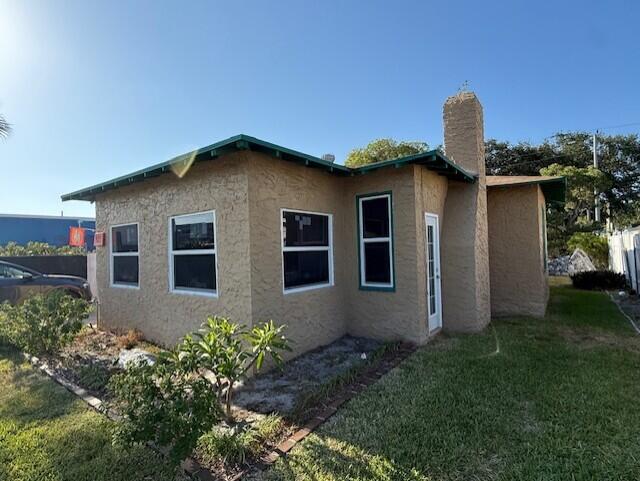 521 E Lakewood Road