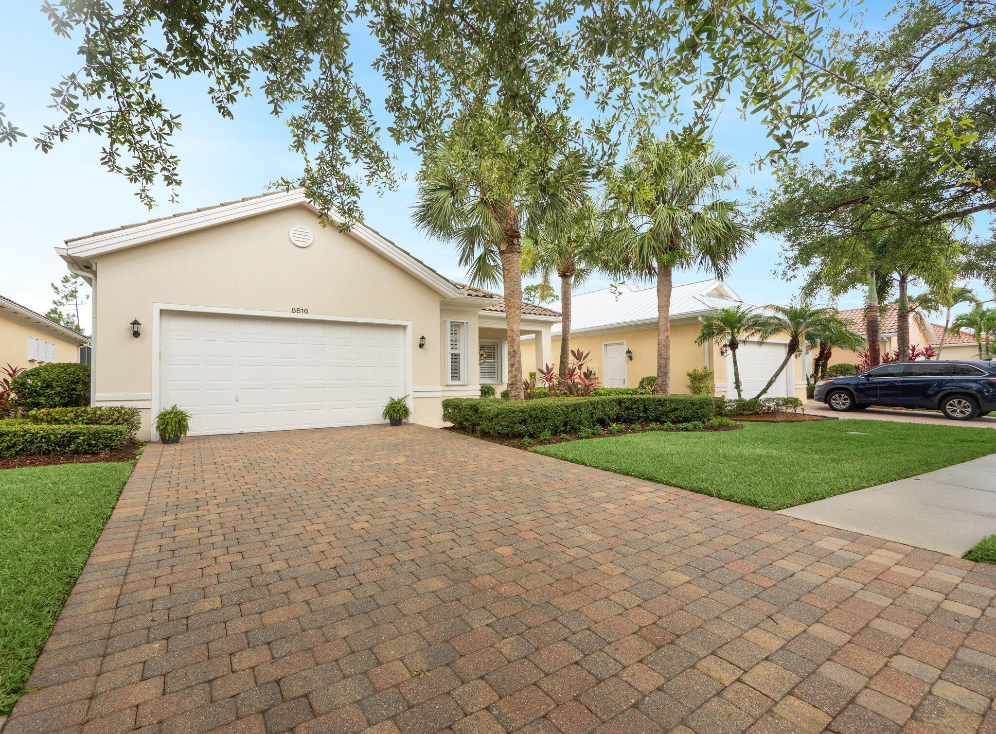 8616 SW Cruden Bay Court, Stuart, FL, 34997/$550,000 1 8616 SW Cruden Bay Court