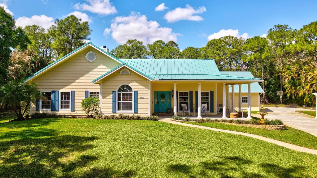 Photo of 17241 N 123rd Ter Terrace N, Jupiter, FL 33478 (MLS # B26003287)